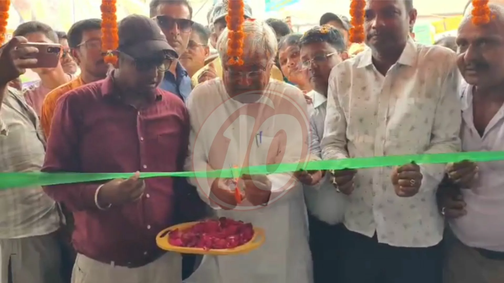 দলীয় কার্যালয়ে উদ্বোধন তৃণমূল প্রার্থী প্রদীপ মজুমদারের