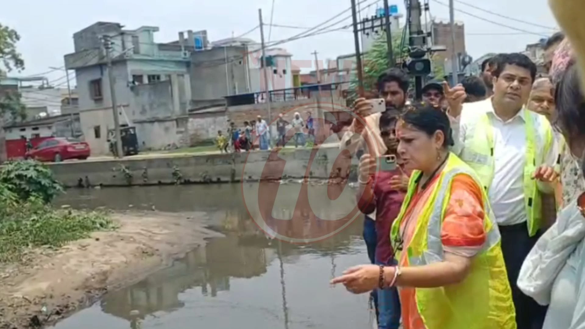 অগ্নিমিত্রার উপস্থিতিতে হাইড্রেন পরিষ্কার পুরপ্রশাসনের