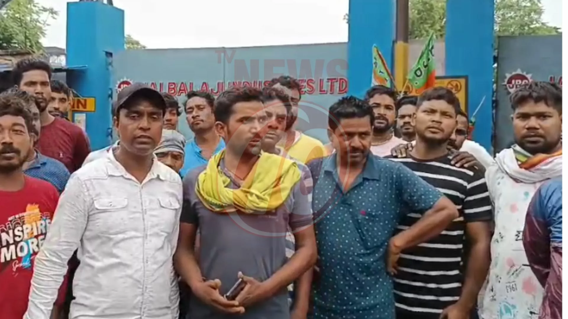 শ্রমিক বঞ্চনার অভিযোগে বিক্ষোভ, কাঠগড়ায় তৃণমূলের কোর কমিটি !