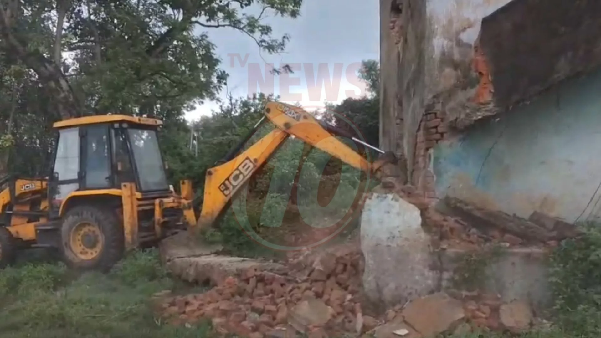 ECL-র বুলডোজার অভিযান, ভাঙা হল প্রায় ২০টি আবাসন !
