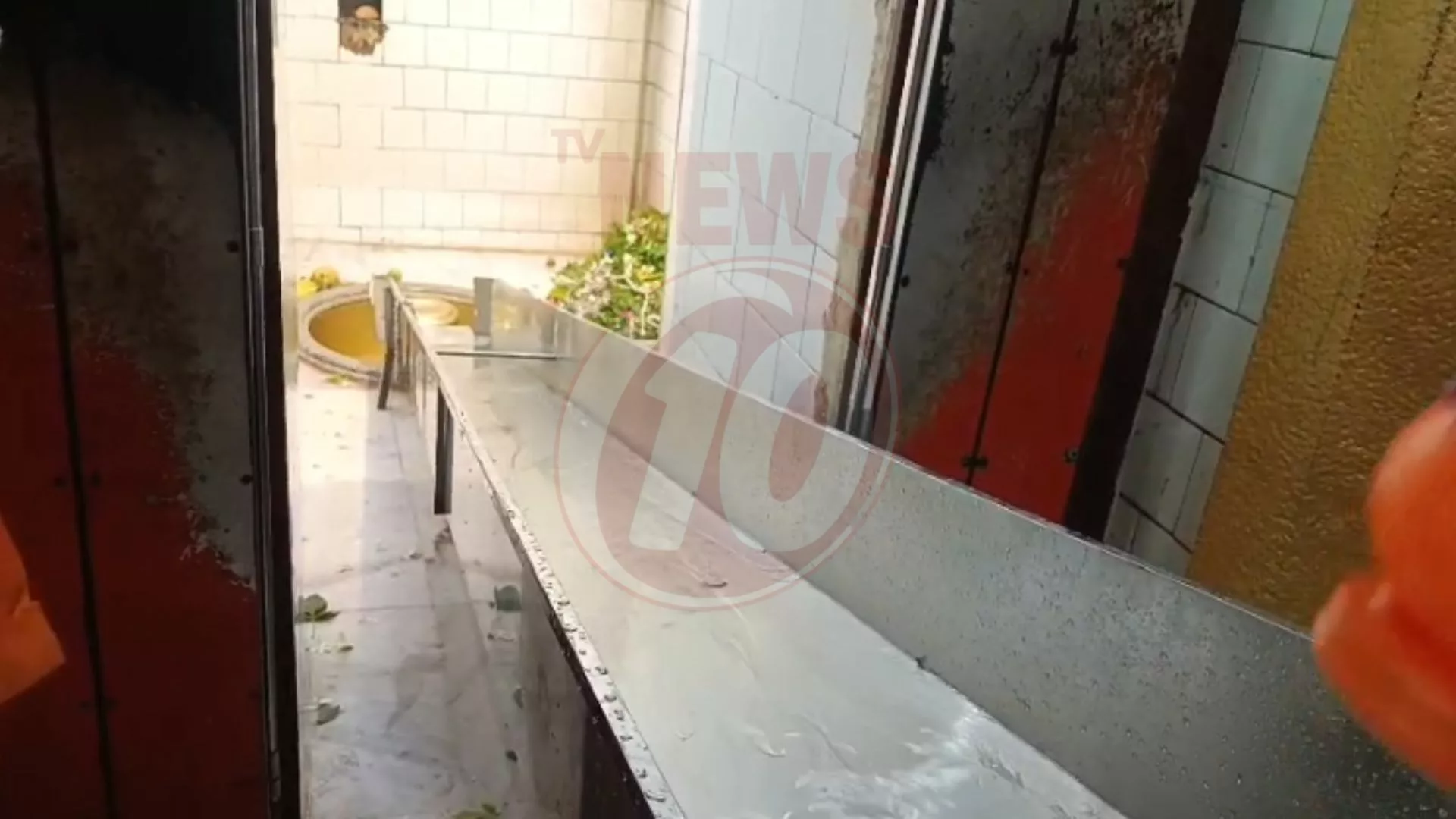 বক্রেশ্বরে শিবের মাথায় জল ঢালতে চালু 'চোঙা সিস্টেম' !