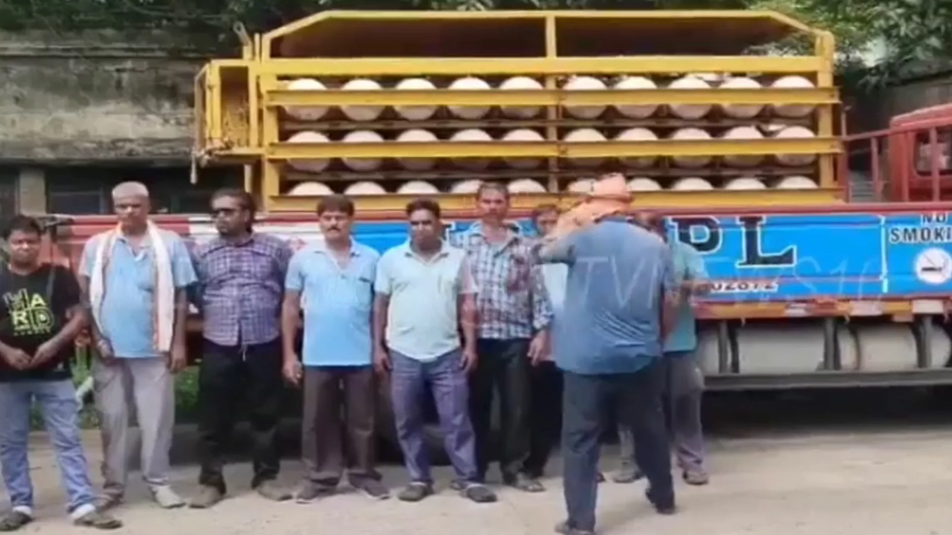 বেতন বৃদ্ধির দাবিতে কর্মবিরতি