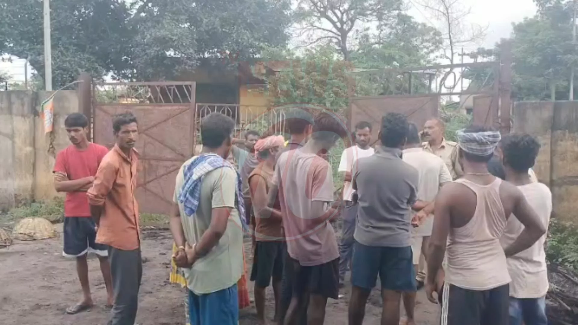 মেশিন নয়, শ্রমিক দ্বারা ডিও কয়লা লোডিংয়ের দাবিতে বিক্ষোভ !