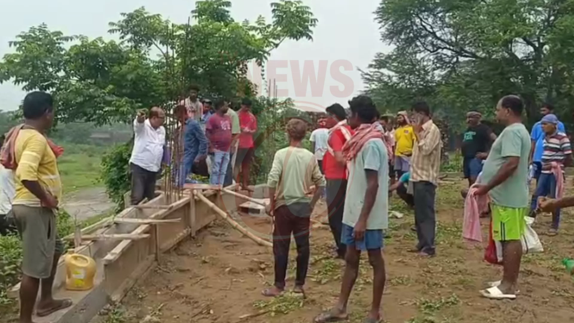 হিরাপুরে সেলের বিরুদ্ধে ব্যক্তিগত জমি দখলের অভিযোগ !